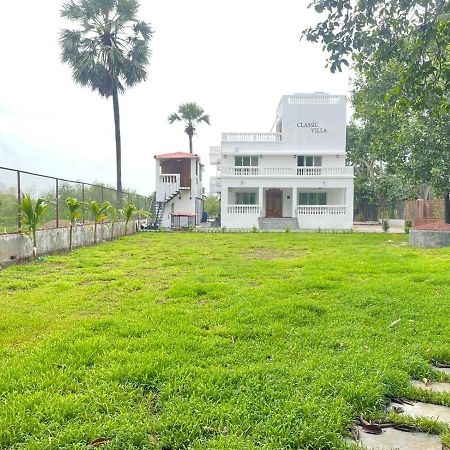 Classic Villa Pālghar Екстериор снимка