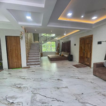 Classic Villa Pālghar Екстериор снимка