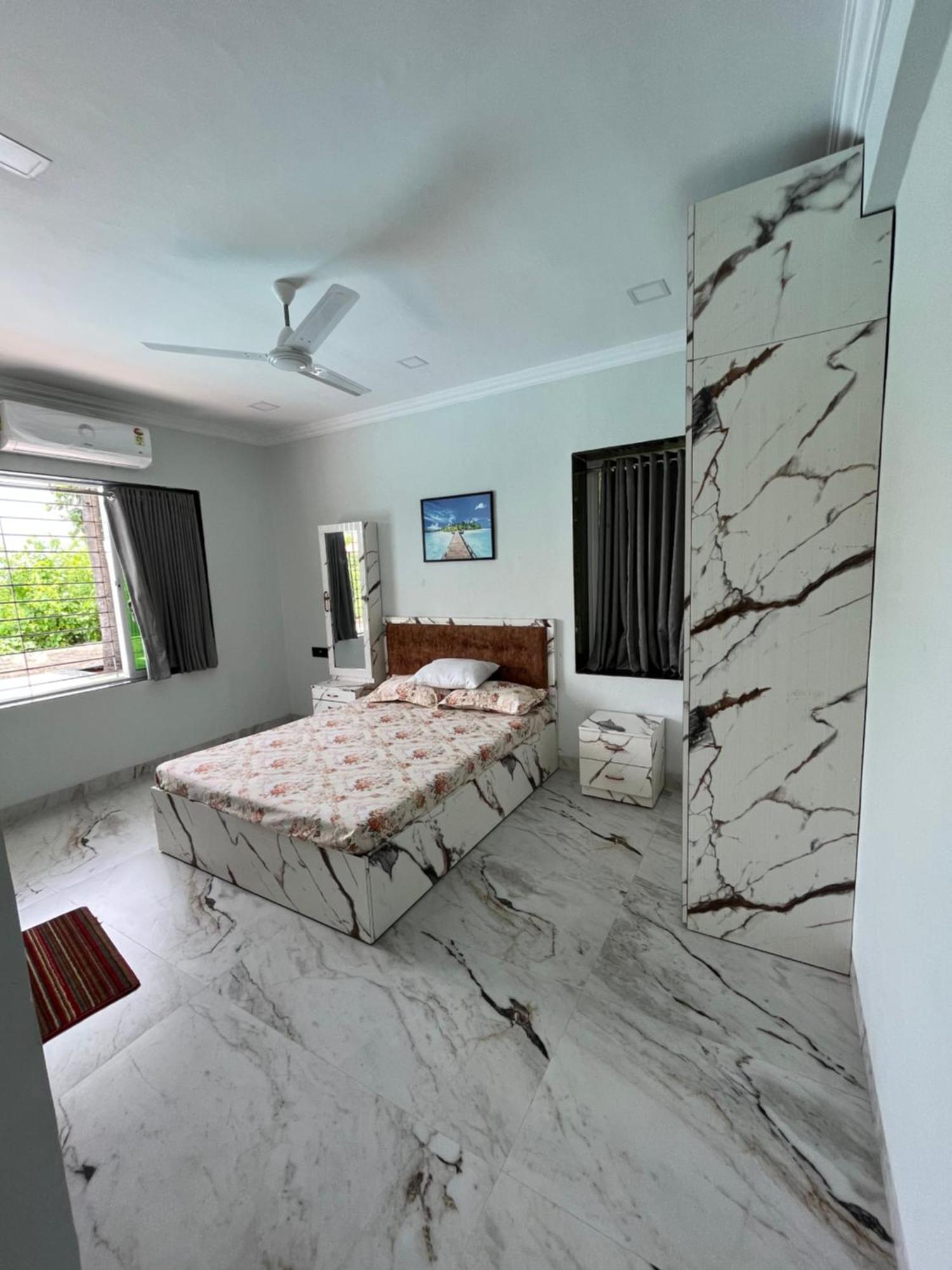 Classic Villa Pālghar Екстериор снимка