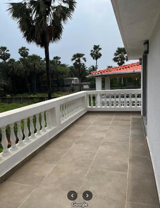 Classic Villa Pālghar Екстериор снимка