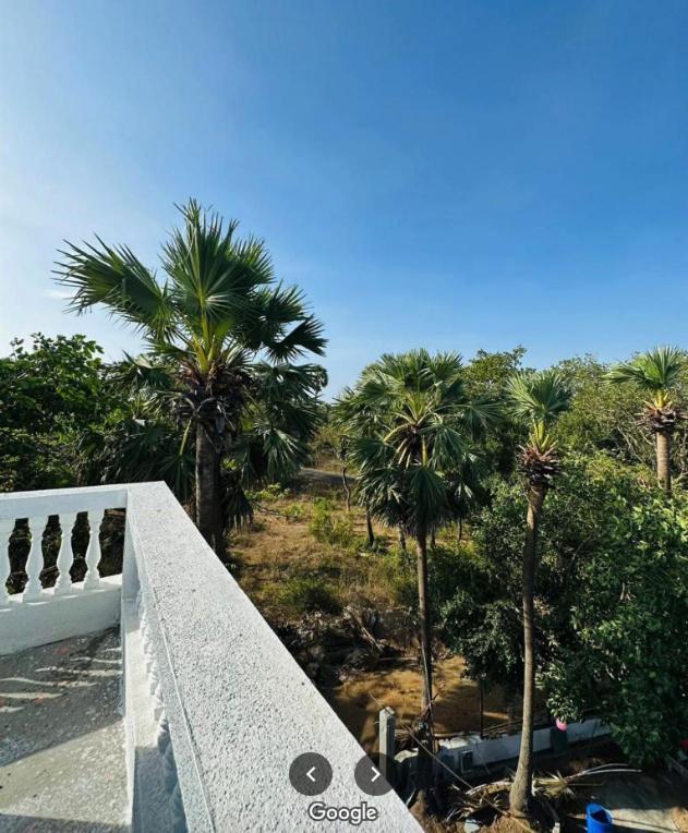 Classic Villa Pālghar Екстериор снимка